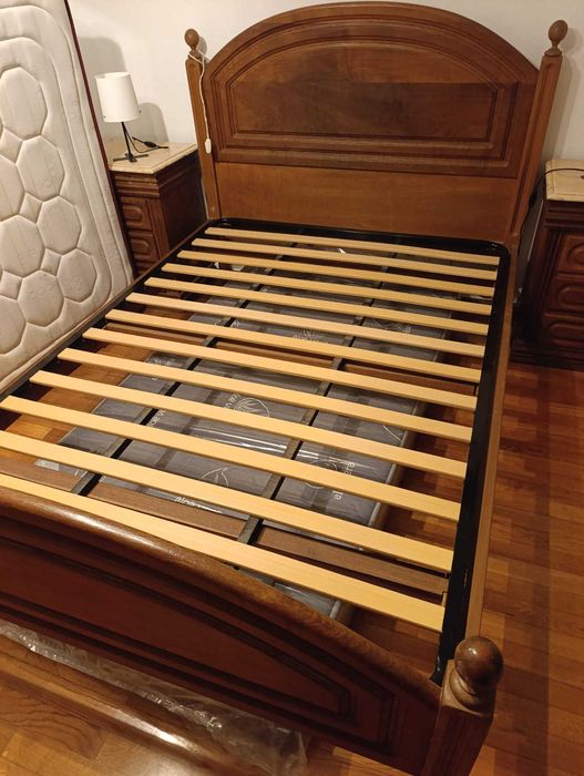 Conjunto de quarto completo ou peças separadas - Madeira maciça