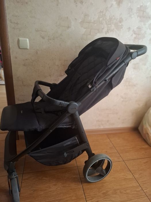 Продам прогулочную коляску