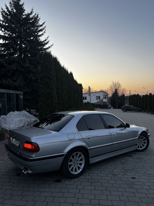 BMW 740i 1998 Газ/бенз