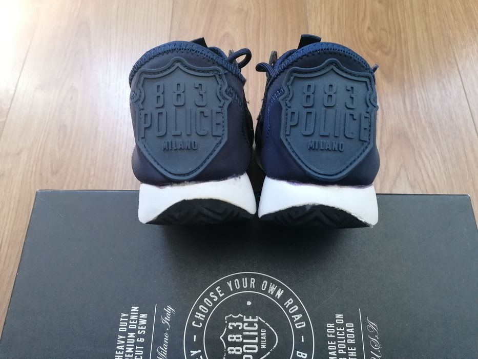 Tenis 883 Police