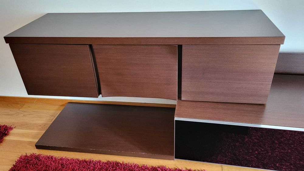 Conjunto moderno de móveis de sala + tapetes