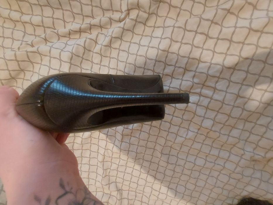 Туфлі на підборах