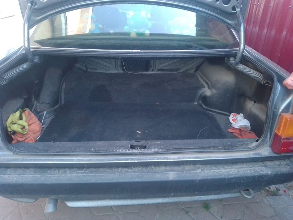 Audi 100 1990 VIN WAUZZZ44ZLN103003 фото оголошення 7 з 7