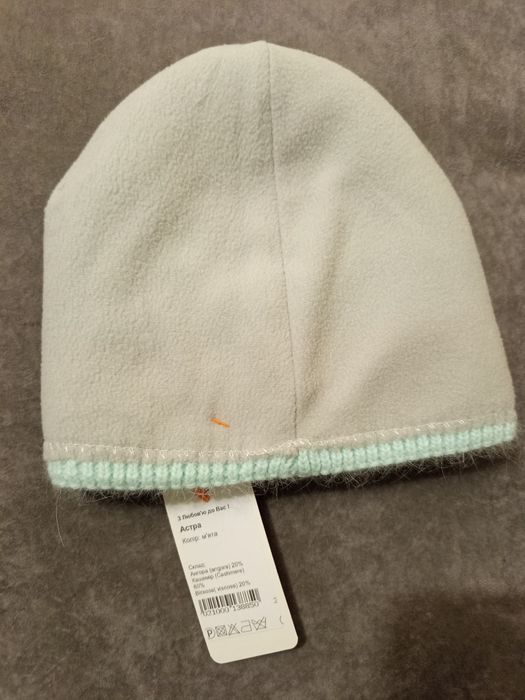 Тепла жіноча кашемірова шапка