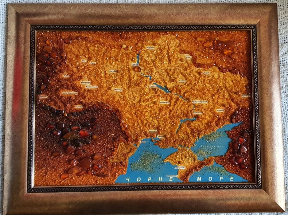 Картина України янтарем,