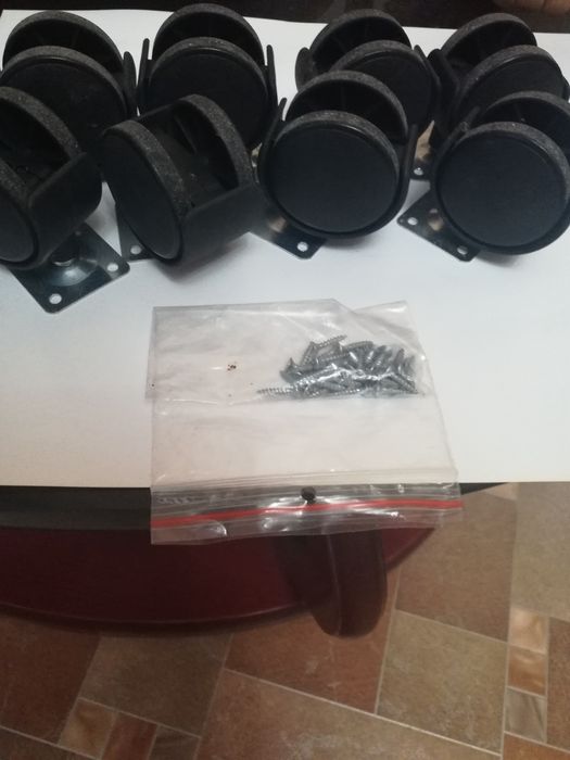 Колёсики с креплениями