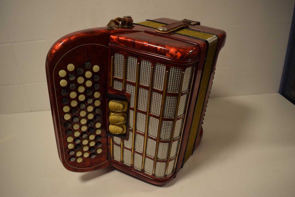 Acordeao Hohner Picolo 2 Voz. N. 31