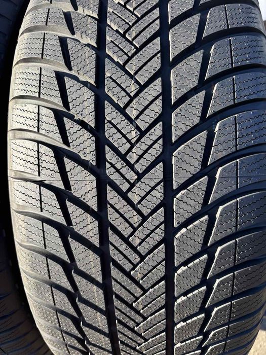 Шини нові 235/50 R19 Bridgestone зима