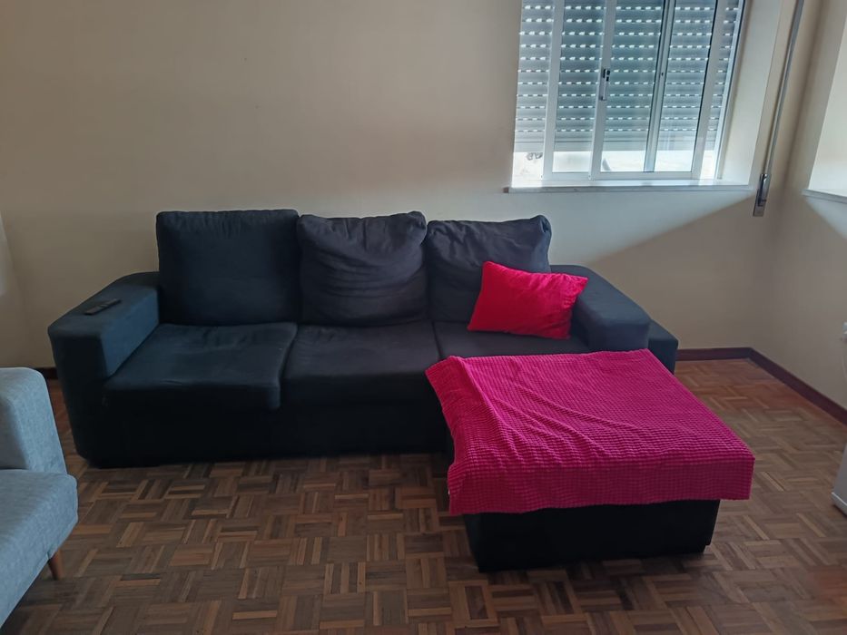 Vendo sofá em L cor preta