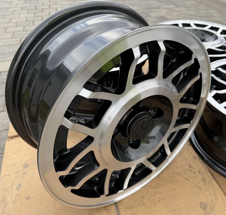 Oryginalne felgi VW 4x100 14" Golf 1 2 Scirocco GTI Avus Snowflake