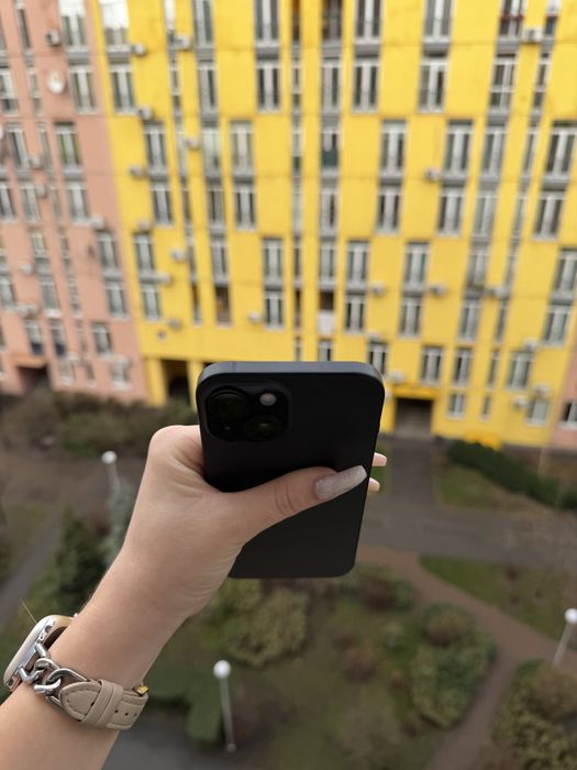 Идеал 100% Аккум iPhone 15 Black 128Gb Neverlock айфон