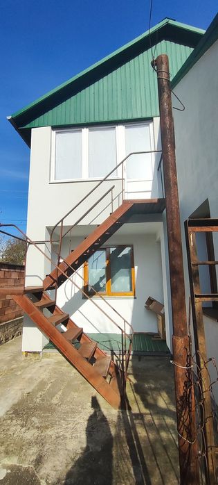 Купуйте будинок поблизу ТЦ Чайка