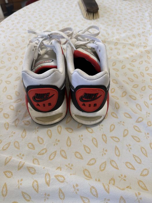 Tenis Nike 43 branca e outra