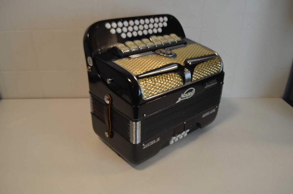 Concertina Adria C 4 voz. N 226