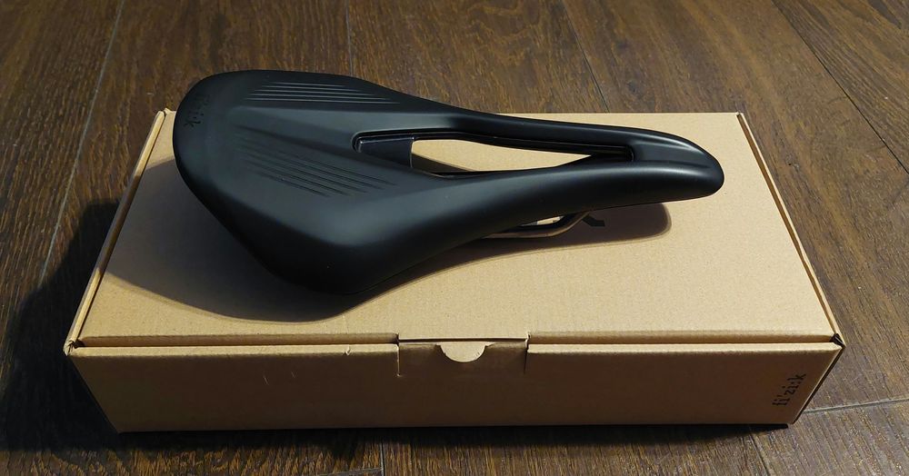 Siodełko  Fizik Vento Argo R3 140mm