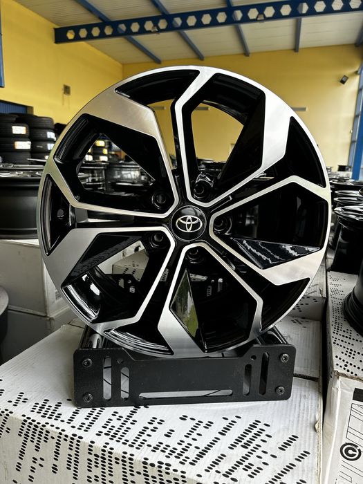 Nowe felgi aluminiowe Toyota 17 cali