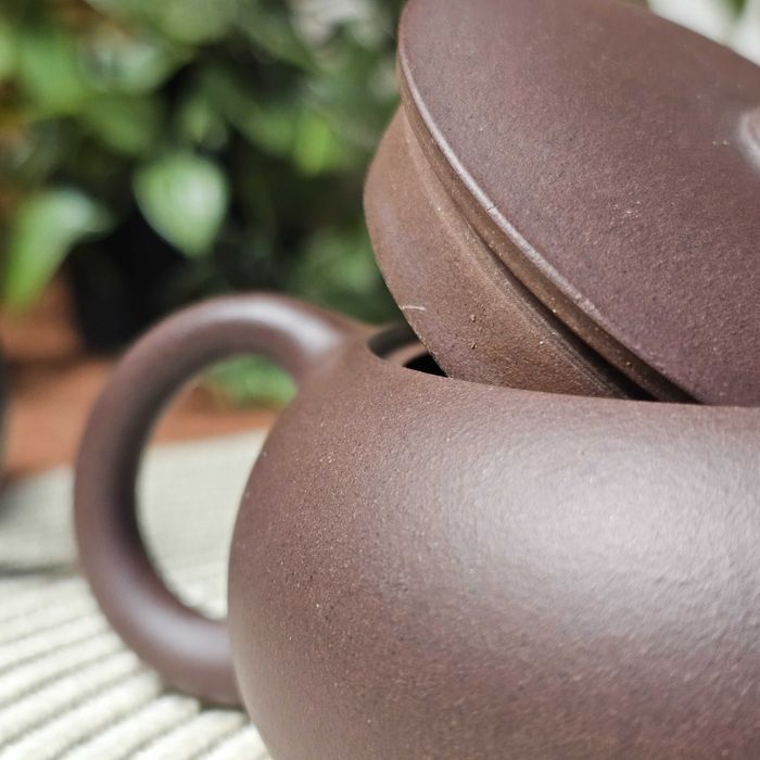 Китайський глиняний чайник • майстерний плоский Сі Ши • ісинська глина