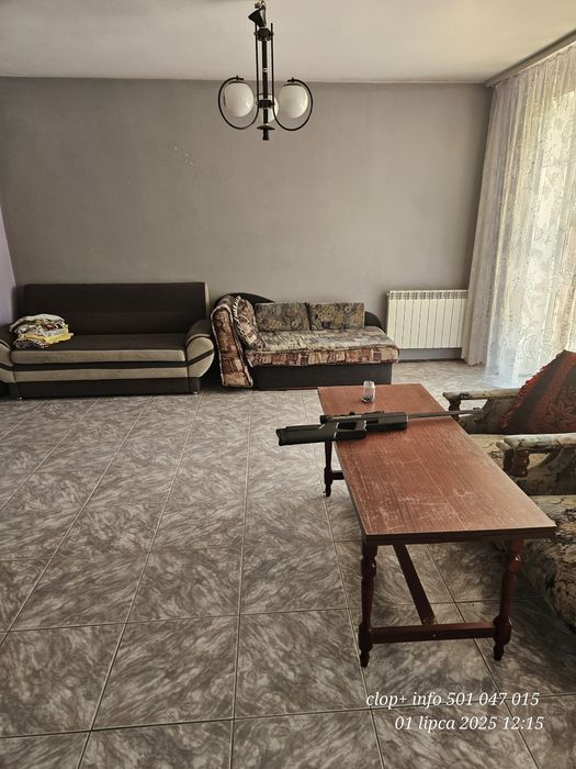 Dom jednorodzinny w zabudowie bliźniaczej do wynajęcia. 
Parter łazien