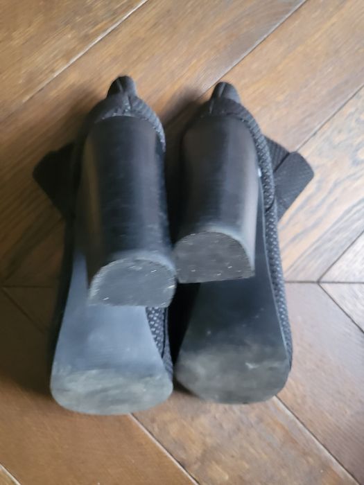 Polbuty bez palcow na obcasie