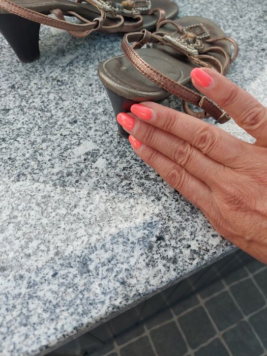 Sandálias de salto médio cor de Cobre 39