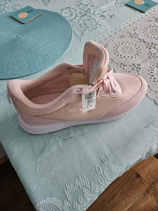 Sprzedam nowe adidasy odbiór do uzgodnienia