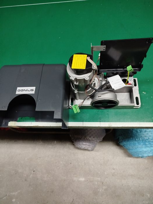 Nowy Silnik napędu bramy przesuwnej Genius Blizzard 500