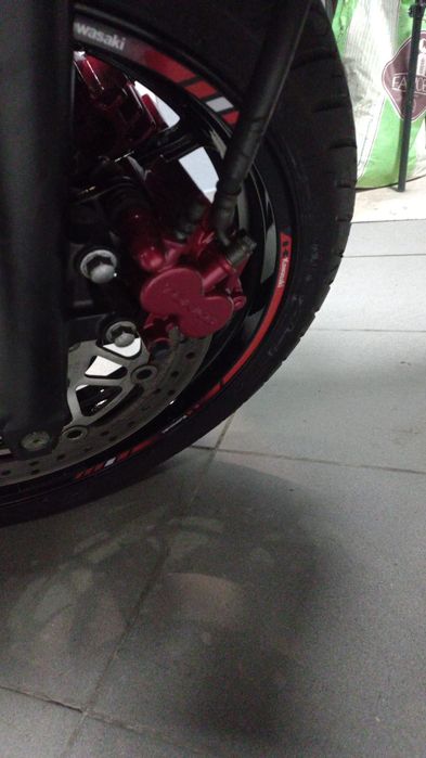 Kawasaki Z750 – Totalmente Renovada e Personalizada com Extras