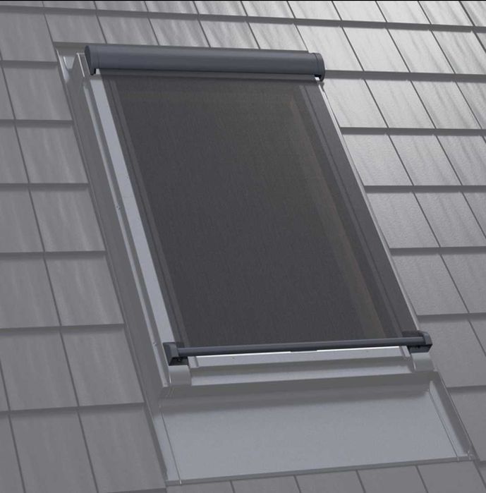 Markiza zewnętrzna FAKRO AMZ Komfort 78x98, 78x118, 78x140 prześwit 1%