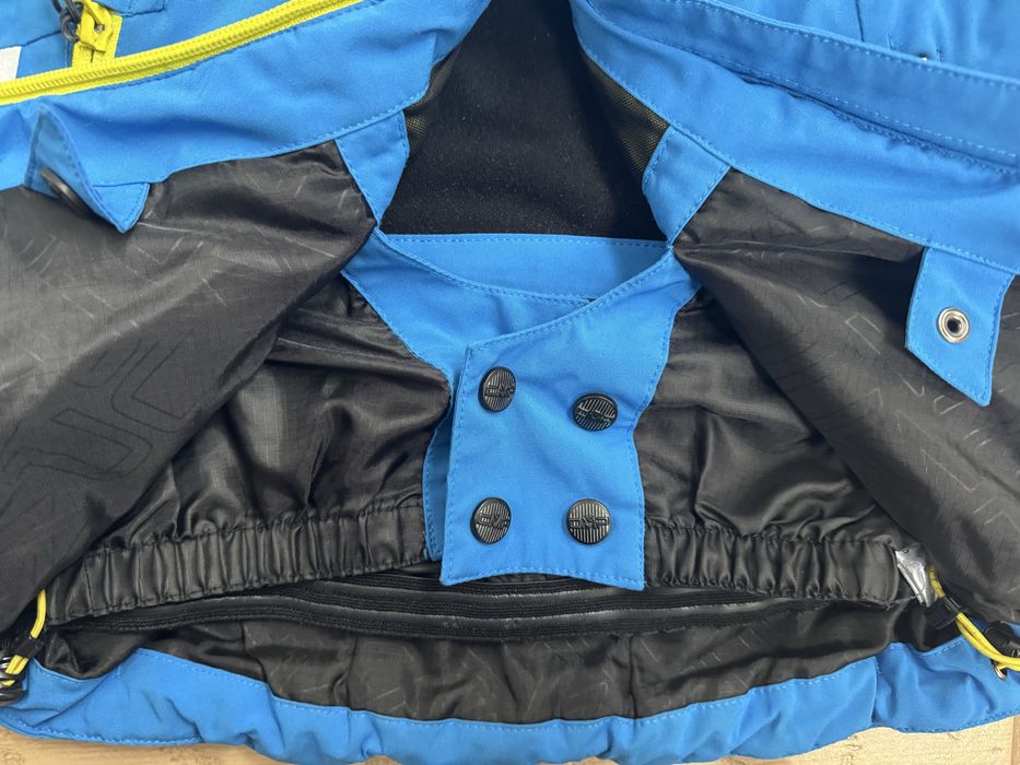 Продам дитячу лижну куртку CMP на 6 років