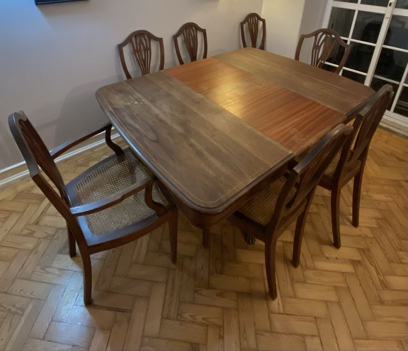 Mesa de Jantar c/ Cadeiras