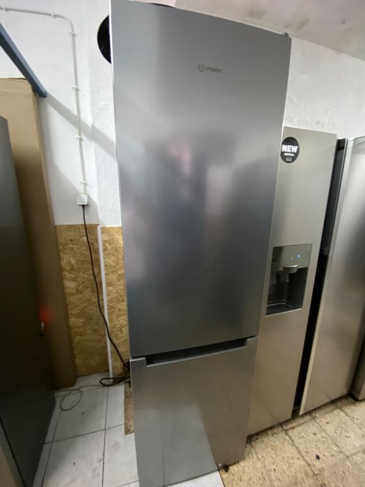 Frigorifico Indesit combinado