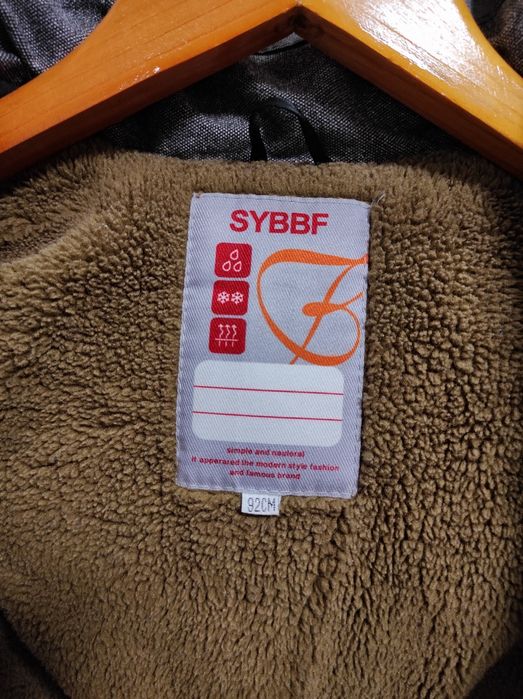 Продам зимнюю куртку  в хорошем состоянии