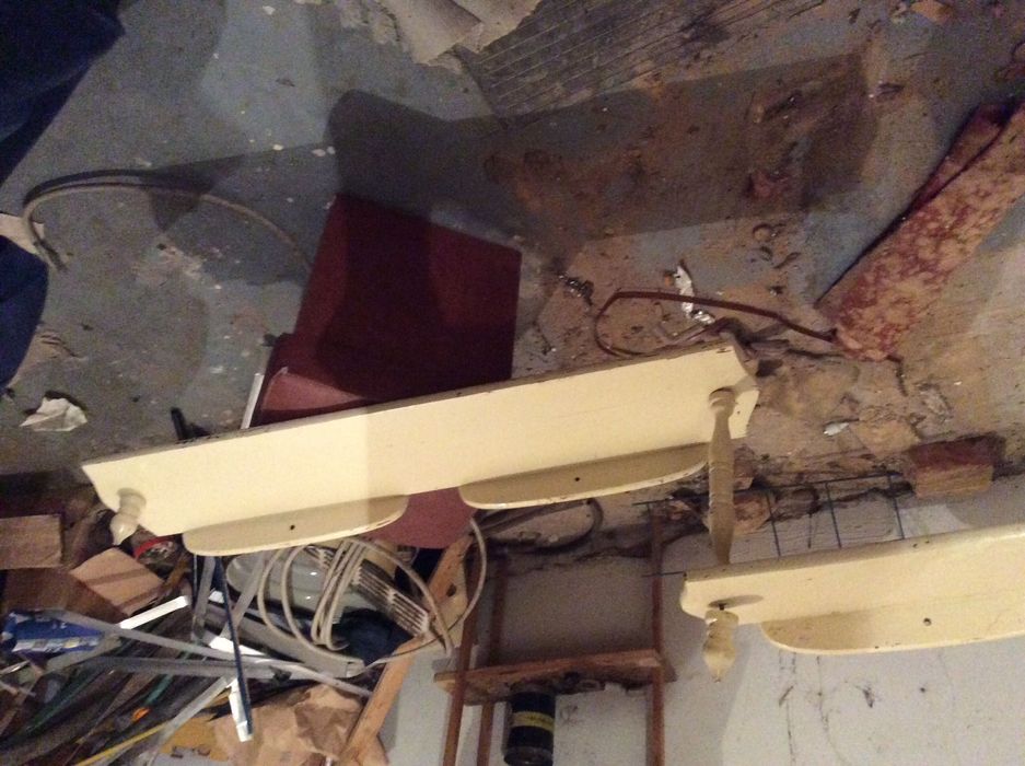 Półka z drewna jasna