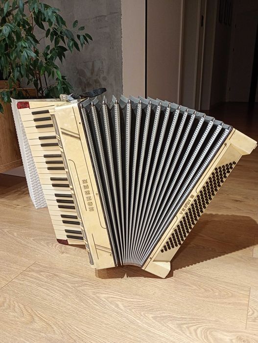 Akordeon Hohner Verso lll