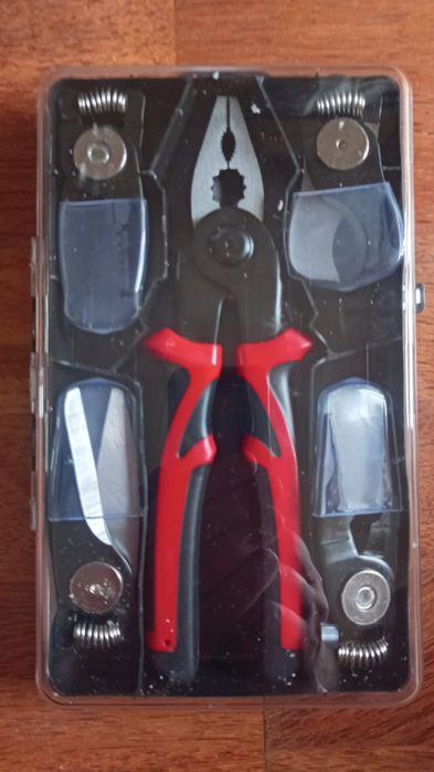 Многофункциональные плоскогубцы