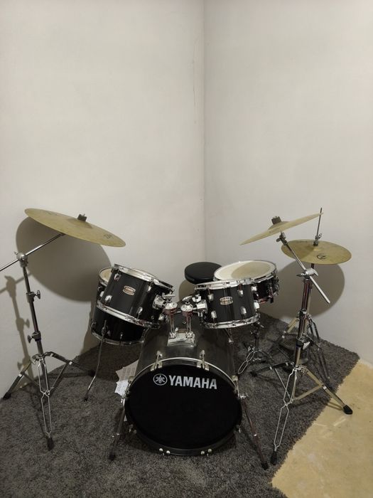 Bateria Yamaha com pratos Zildjian