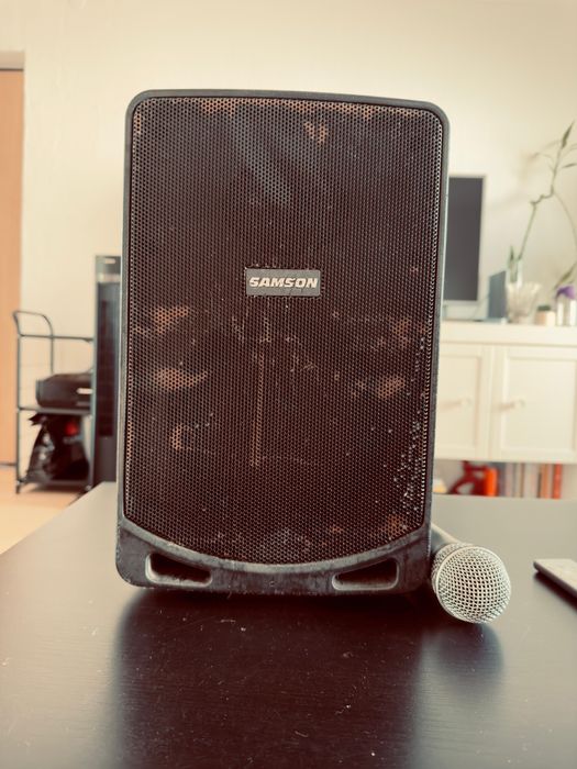 Coluna Samson + microfone Samson