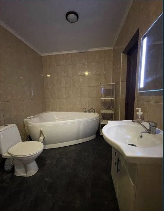 Здається у подобову або довгострокову аренду заміський будинок