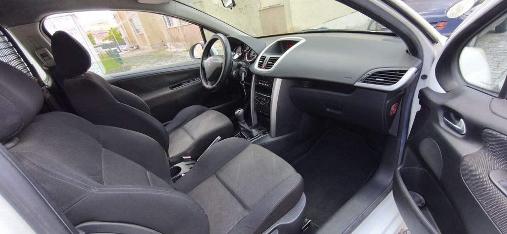 Peugeot 207 1.4hdi comercial 2008