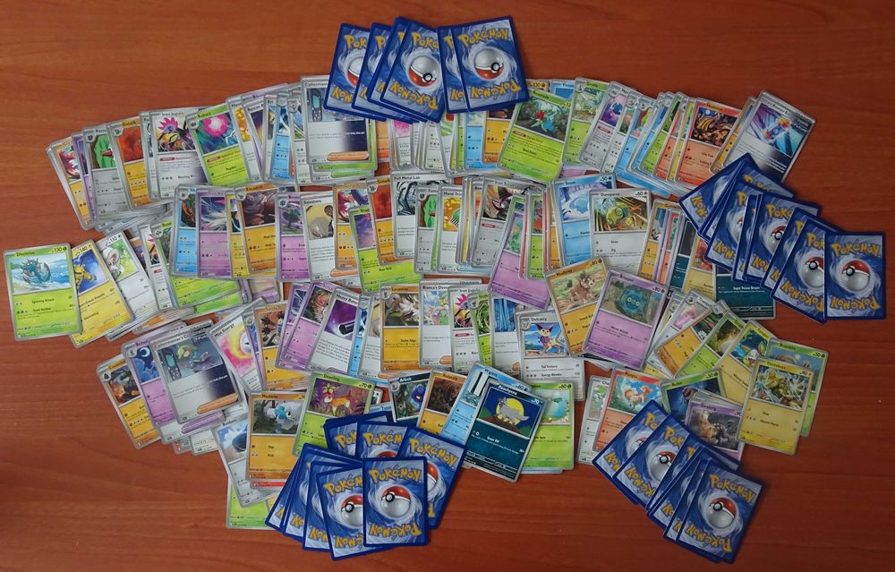 Conjunto de 242 cartas Pokémon - Completo