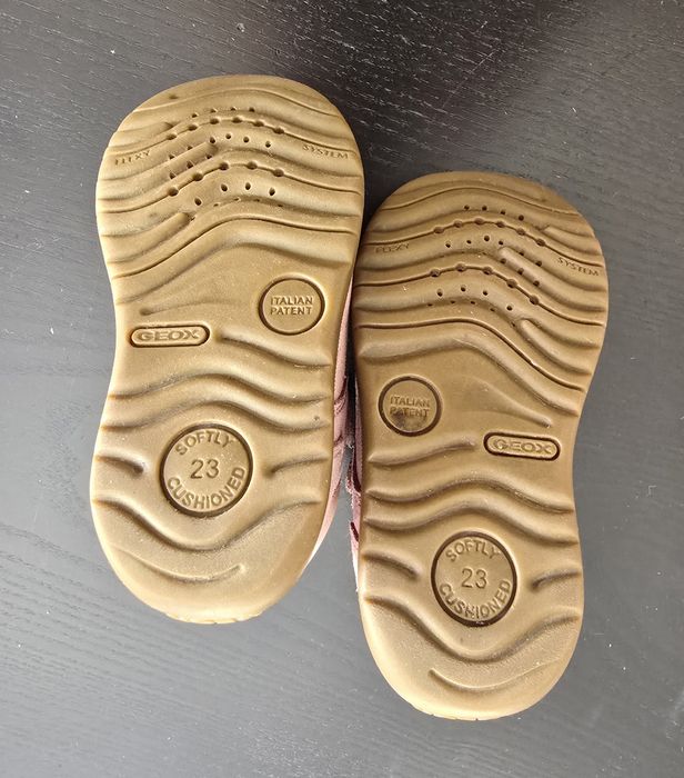 23 / Botas pele Geox Menina