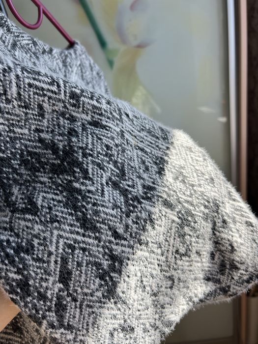 Светр сірий укорочений