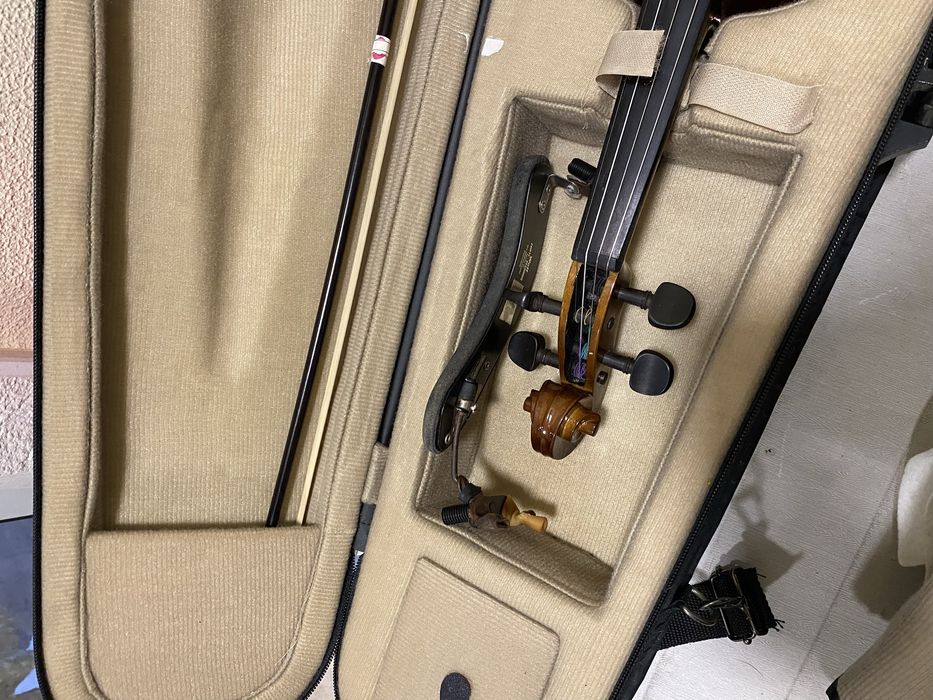 Violino 4x4 com capa de transporte