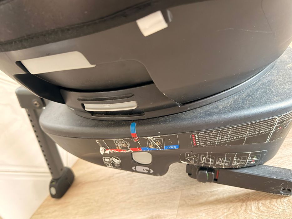 Cadeira de bebé rotativa com base isofix