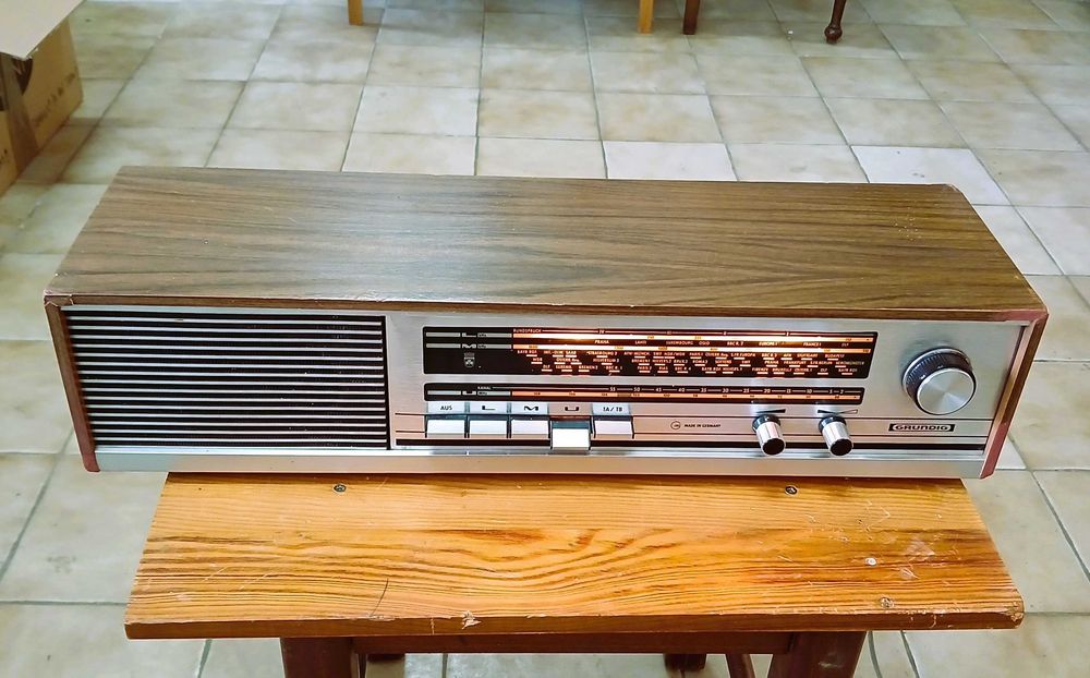 Rádio Grundig RF 3011