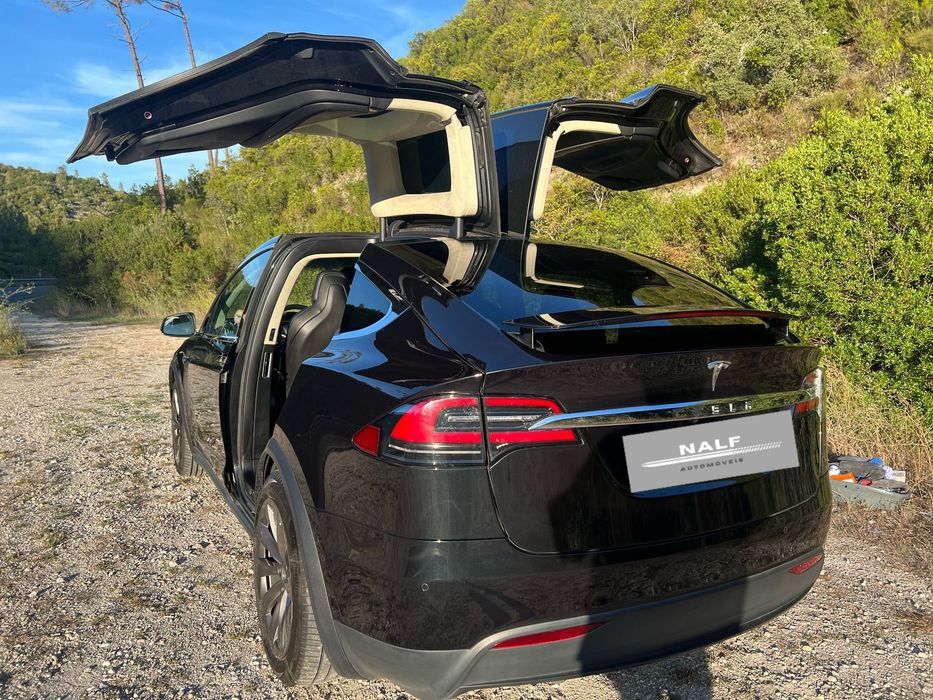 Tesla Model X Standard Range