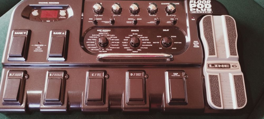 Multiefekt Line 6 - Floor Pod Plus