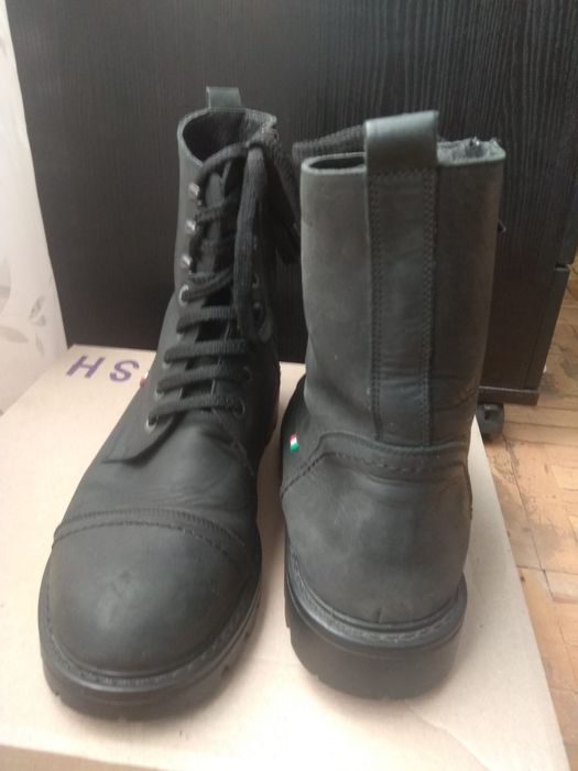 Взуття чоловіче зимове, шкіряне, з шипами на підошві