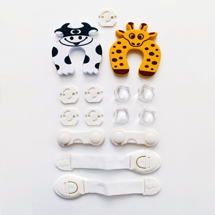 Набор для детской безопасности / заглушки на розетку / фиксатор дверей