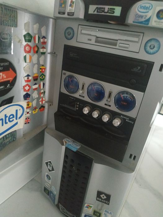 Корпус для компьютера.Хорошый металл.С Тюнингом.Датчики температур.